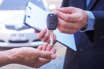 レンタカー「基本保険」の落とし穴