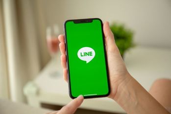 同僚のおじさんとLINEを交換、何気ない写真から場所を特定され…思わずゾッとしたLINE5選