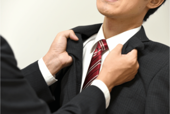 パワハラ店長に退職届を破り捨てられる！！残業代や休日出勤も未払いで....