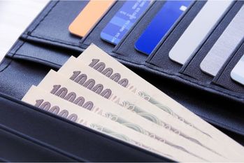 日本のお父さんのお小遣いは平均いくら？