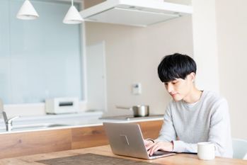 通信費１万円超は高すぎる！1人暮らしの通信費を下げる2つの方法