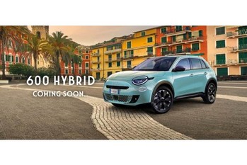 フィアット600にマイルドハイブリッドモデルを追加