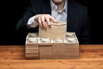 富裕層はラクしてお金を増やしているのか？