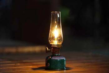 コールマン「ルミエールランタン」の使い方！キャンプの夜に癒しの炎を