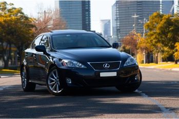 なぜ中小企業の経営者はレクサスに乗るのか