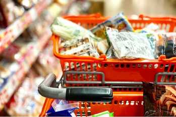 スーパーの食品、平均価格が激上がりな商品は？