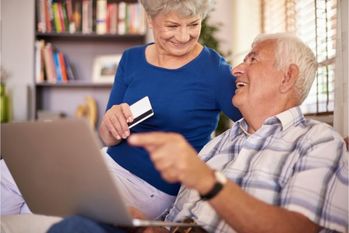 今のクレカを見直さないと損