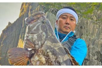 男女群島の沖磯釣りで大型アラを手中【長崎】船中7尾と渋い中で貴重な1尾