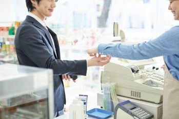コンビニ売上ランキング　ローソンとファミマどっちが上位？