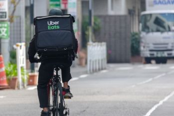 流行りのUber Eats配達員の月収はいくら？