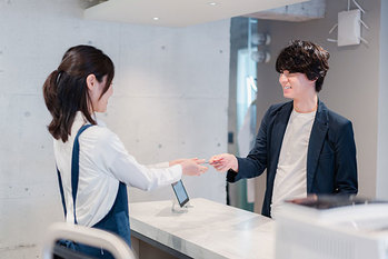 気づいたらリボ地獄に…クレジットカードの支払いを甘く見ていた！借金が膨らんで不安で不安でたまらない