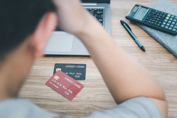 使っていないクレジットカードを放置