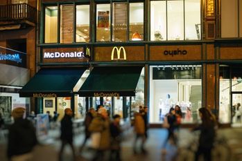 マクドナルドにいた「2000万円超」社員！どんな職種の人？