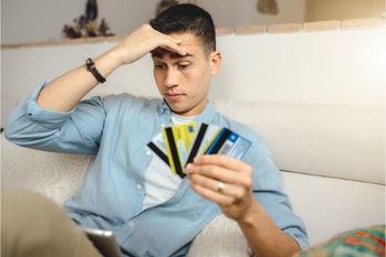 強制解約になることも！意外と知らない、クレジットカードのNG利用例5つ