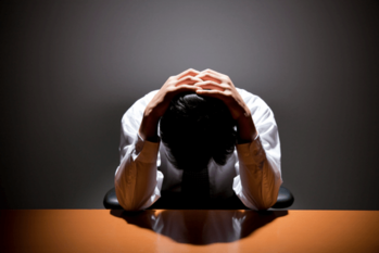 中年になってもパワハラ続きうつ病に...ひどすぎる職場のハラスメント事件