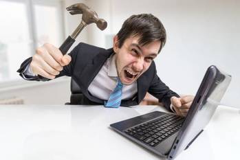 「なんでできひんのや！」先輩の指摘に腹が立ち、ハンマーでブレーカーをぶっ壊す？