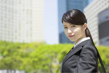 学生が選ぶ就職人気ランキング、3位大和証券、2位日本生命、1位は？