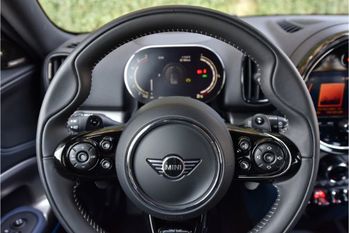 FUJIWARAフジモン、わずか10分で購入を決めた愛車とは？