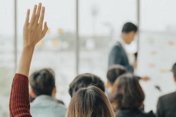 高校で「投資教育」義務化へ。「貧富の差は自己責任」の社会へ加速か？