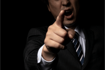 質問するとため息をつく上司。我慢の末ついに...職場のハラスメントエピソード