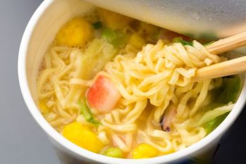 インフレを乗り切るカップ麺の「ちょい足し」レシピ