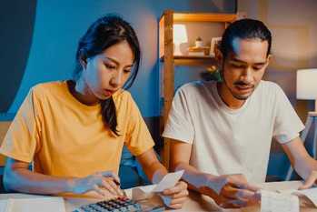 コロナ禍で「給料ダウン」した企業ランキング！1位はなんとダウン額1800万円超え…