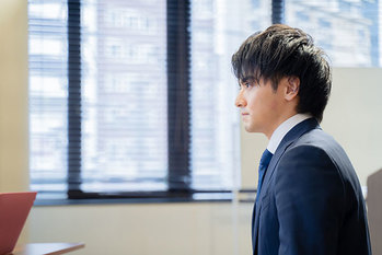 転職先の調査不足が原因で年収350万円が280万円にダウン…賞与や手当て等も絶対チェックすべき！と転職を後悔