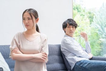 夫婦喧嘩をわざわざ義母に報告する夫…マザコンだと思ったエピソード4選