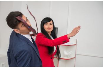 元カノが泣きながら職場に乗り込んできて…上司の前でビンタ?!