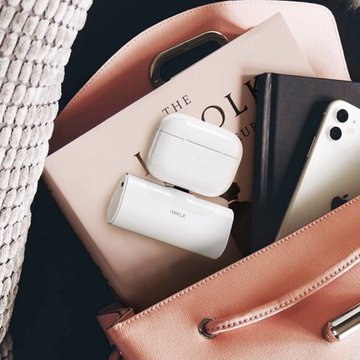 iPhoneフル充電可能なのに、重さは約栗4個分の超軽量モバイルバッテリーのツイートが話題!