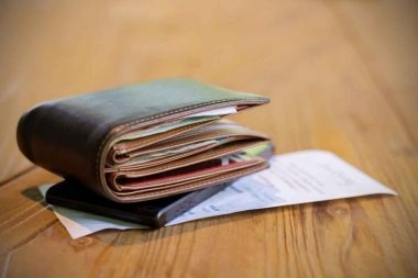 キャッシュレス化で財布の役割に変化…入れておきたいものは?