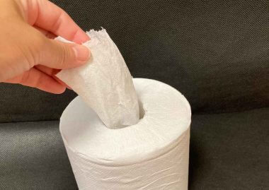 警視庁ツイッター「トイレットペーパーをコンパクトに持ち歩く」方法が話題