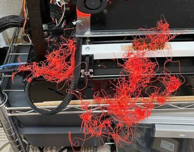 赤いもじゃもじゃは何？「3Dプリンタの現実」ツイートが話題