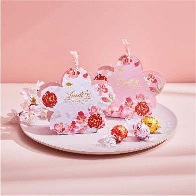 さくらの優雅でやさしい香りを楽しめる、日本発のリンドール「さくら&クリーム」が2月15日(木)から季節限定で登場!