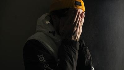 共感性羞恥心とは?共感生羞恥心を感じやすい人の特徴や克服方法を解説!