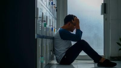 頭の回転が遅い人の特徴とは？原因や改善方法を徹底解説！