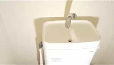 トイレ掃除道具はこれ一択に! 「クイックルミニワイパー」を使った納得感