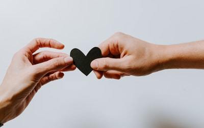 人といると疲れる・苦痛に感じる原因とは？ストレスなく人付き合いする方法を紹介