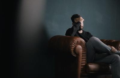 人といると疲れる・苦痛に感じる原因とは?ストレスなく人付き合いする方法を紹介