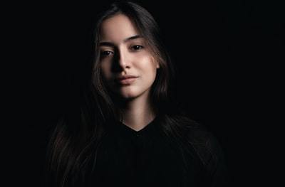 透明感がある女性の特徴は?モテる理由や透明感の出し方を解説!