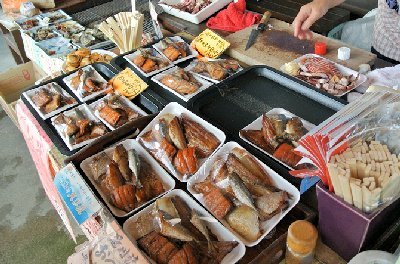 海の透明度がハンパない！笹川流れで遊覧船観光とグルメを楽しもう！