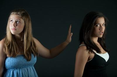 カバートアグレッションの特徴チェック！羊の皮を被った狼かも⁈対処法を解説！