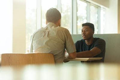 否定から入る人の心理や特徴は?うざい否定的な人との上手な付き合い方