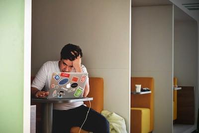 電話占いをやめた方がいいとは?向かない人の特徴や対処を解説!