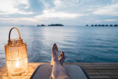 チルとはどんな意味?若者がSNSでよく使う「チル」の使い方を解説!