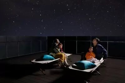 「雲海テラス」を貸し切ってキャンプができる、北海道の「星野リゾート　リゾナーレトマム」で実施