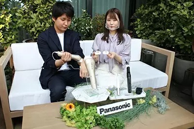 男性も“光エステ”、パナソニック史上最高パワーの光美容器