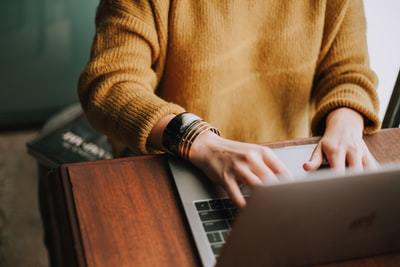 自分で考えない人の心理や特徴は？上手な接し方や対処法を解説！