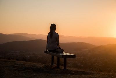 偽善者とは？意味やよくある特徴を解説！偽善者はなぜ嫌われる？
