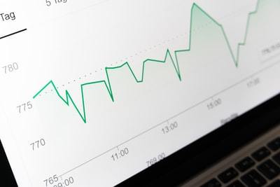 左利きの人の性格的特徴を男女別・血液型別に解説！共通する恋愛傾向は？
